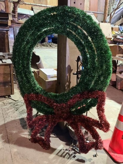 Early Outdoor Street or Department Store Christmas Decoration, Wreath Approx. 60in x 48in Lighted