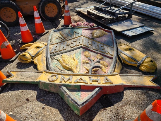 Original Molded Plaster AKSARBEN Two Horse Crest - Omaha, 116in x 116in