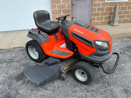 Husqvarna LGT 24K54 - 24hp Kawasaki Gas, Hydrostatic Trans. 54in Deck, 7 Levels, 474 Hrs, Runs Great