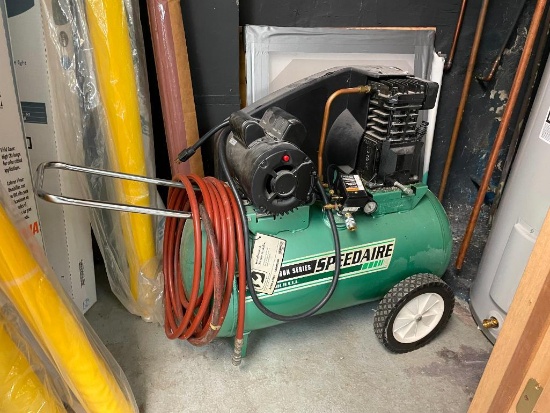 Speedaire / Dayton Model: 4B227C Air Compressor, 20 Gallon Tank,