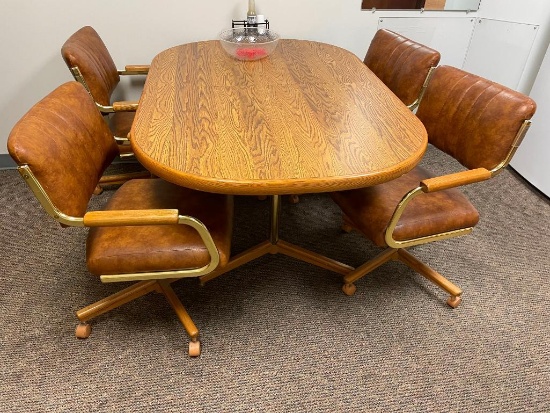 Kitchen Table w/ Four Rolling Kitchen Chairs & Two Leaves