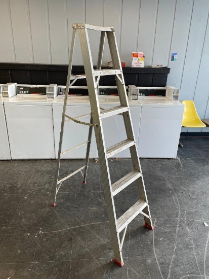 6-FOOT Aluminum Step Ladder