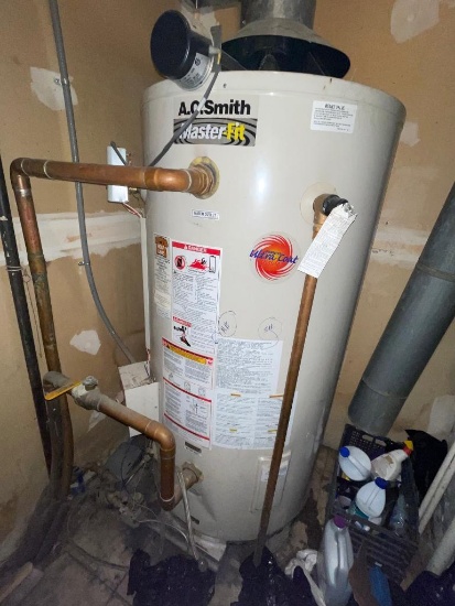 A.O. Smith Master Fit Gas Fired Water Heater, Newer Unit, Clean, Working
