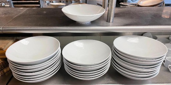 26 10in Pasta Bowls,