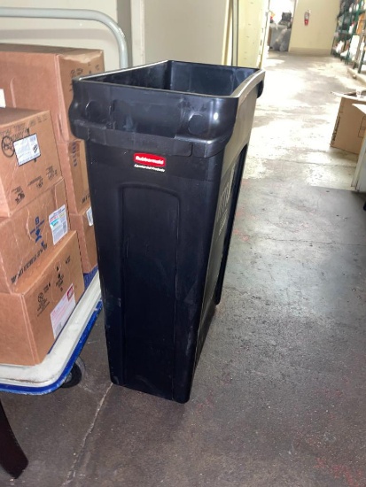 Like New Rubbermaid Slim Jim Trash Can
