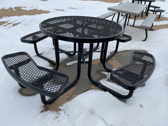 HD Outdoor Round Picnic / Patio Table w/ Epoxy Coating, 46in w/ 4 36in Bench Seats, VG Condition