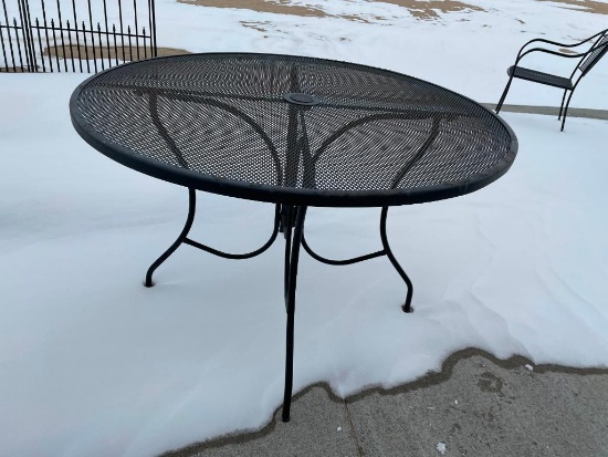 Mesh Metal Outdoor Round Patio Table - 44in