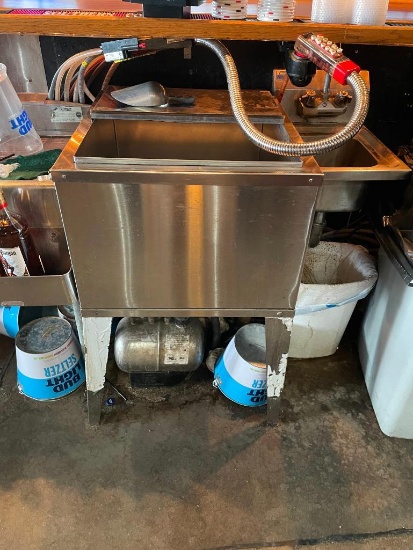 Ice Bin w/ Cold Plate 34in H x 23in x 21in w/ Pump