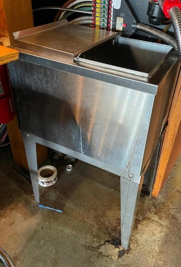 NSF Stainless Steel Ice Bin, 35in H x 22in x 16in
