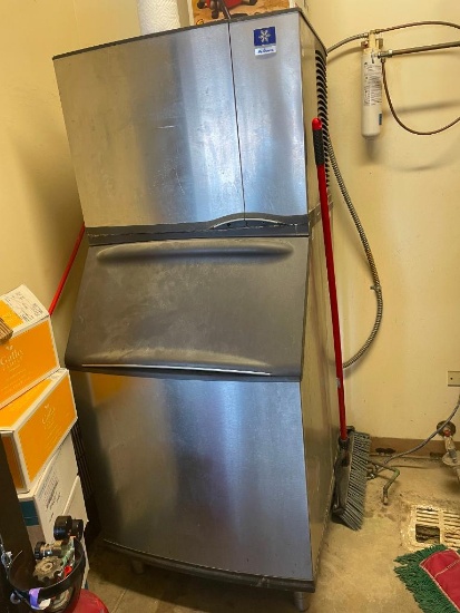 Manitowoc Ice Maker Model SY0454A w/ Model B570 Storage Means Bin