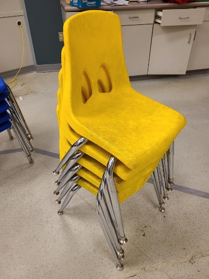 Lot of 5 Yellow Molded Plastic Stack Chairs, Sold 5x$