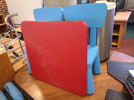 Childrens Table and 2 Chairs
