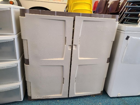 Rubbermaid Storage Cabinet
