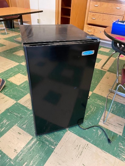 Franklin Chef Dorm Refrigerator