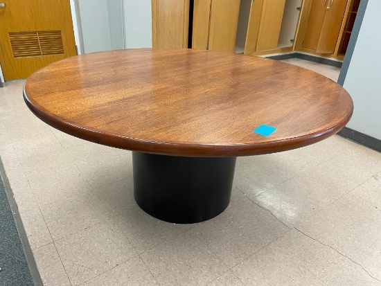 60in Round Table, HD