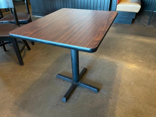 Restaurant Table, Laminate Top, 24in x 30in, Single Pedestal Base