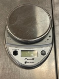 San Jamar NSF Model: SCDGP11M - 11lb Digital Scale