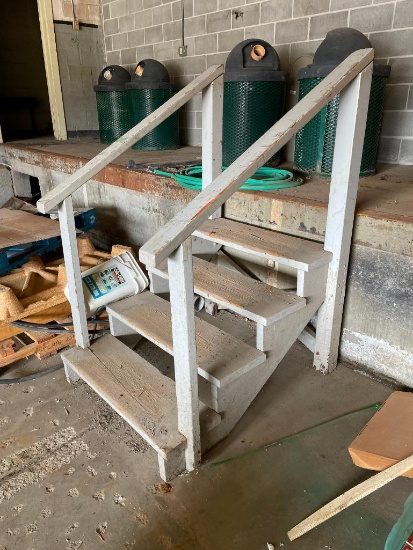 Stair Tread Unit / Wooden Steps