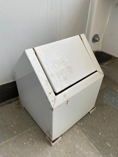 Tiny Metal White mipro Trash Container