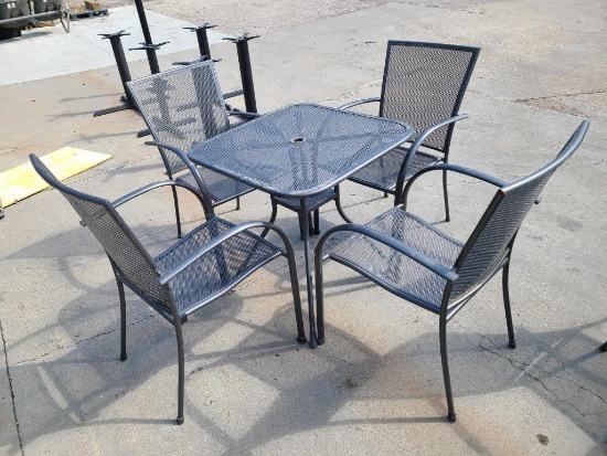 Metal Outdoor Patio Table w/ 4 Chairs (Table 28in Square)