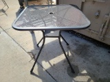 Metal Outdoor Patio Table (28in Square)