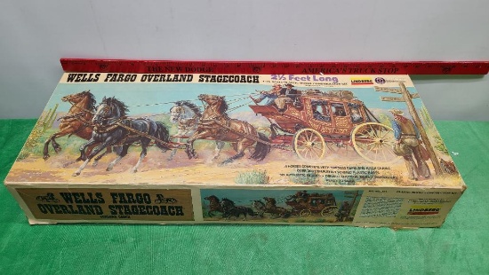 NOS Lindberg 2-1/2ft Wells Fargo Overland Stagecoach