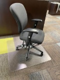 Office Chair & Chair Mat, Clean, Several Adjustable Levers, Great Office Chair