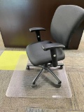 Office Chair & Chair Mat, Clean, Several Adjustable Levers, Great Office Chair