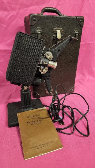 Vintage Kodascope Model EE Series II Projector 16mm With Case & Manuel