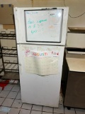 GE Refrigerator / Freezer, Needs Cleaned