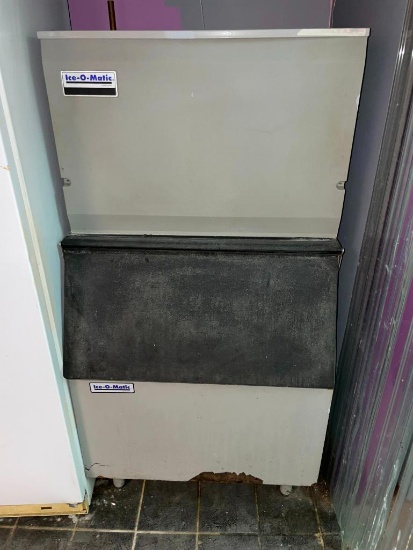 Ice-O-Matic Model: EC400HAPB1T Ice Maker w/ Storage Means Bin/Hopper 404a, Working