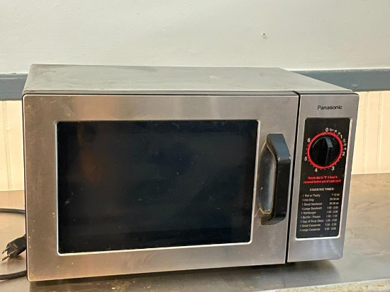 Panasonic Commercial Microwave Model NE-1022F