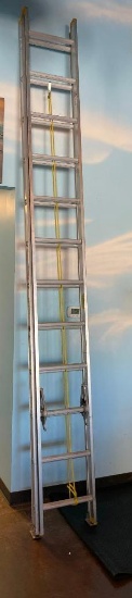 Davidson TYPE II Commercial 24 Feet Aluminum Extension Ladder, 225lb Capacity, Like New