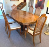 Thomasville Dining Room Table and 6 Chairs