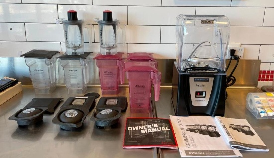 Blendtec Model ICB5/ABC5 Connoisseur 825 Commercial Coutertop All-Purpose Blender w/ 7 Containers,