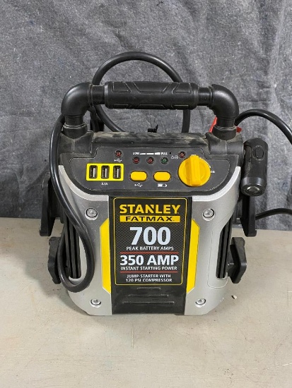 Stanley Fat Max 700 Peak Battery Amps, 350 Starting Amps Jump Starter w/ 120psi Compressor
