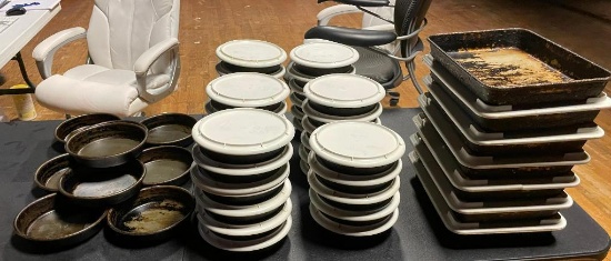 Misc. Pizza Hut Breadsticks and Personal Pizza Pans w/ Some Lids
