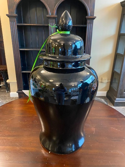 Urn or Container w/ Lid