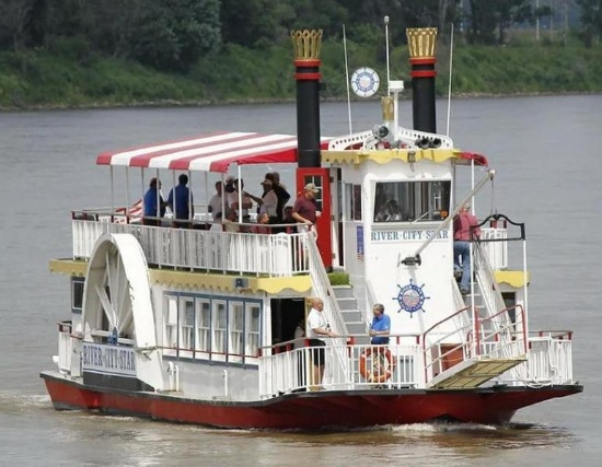 River City Star - Riverboat - 1986 Skipperliner Paddlewheel River Boat
