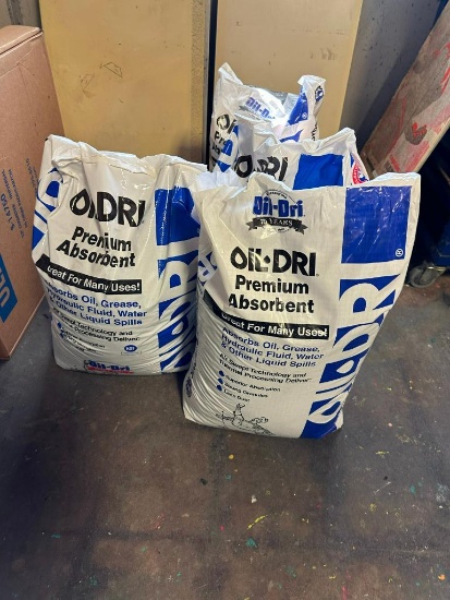 Lot of 4, 30-Quart Bags of Oil Dry Premium Absorbent