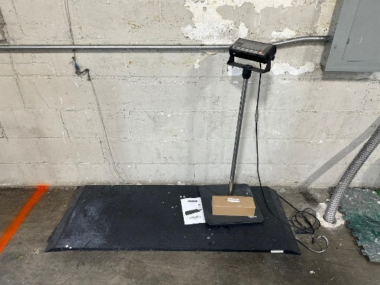 Global Industrials 1,000 LB Digital Platform Floor Pallet Scale
