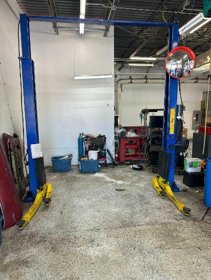 Ameriquip 9,000lb 2-Post Vehicle Hoist w/ DoorJammer Pro Guards
