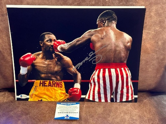 Sugar Ray Leonard Signed 11x14 Photo (Beckett COA) Leonard Hearns II Fight