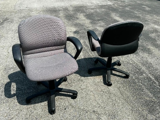 FIVE SteelCase Office Chairs, Adjustable Height, w/ Arms & Mobile Base, 1 Bid for All