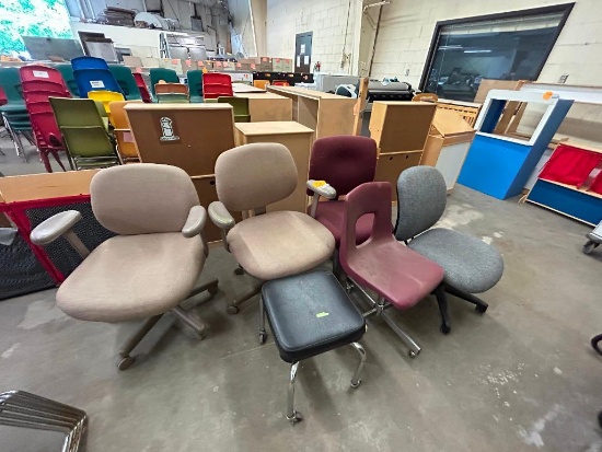Lot of 6 Assorted Desk Chairs on Wheels; (4) Padded, Plastic & Stool