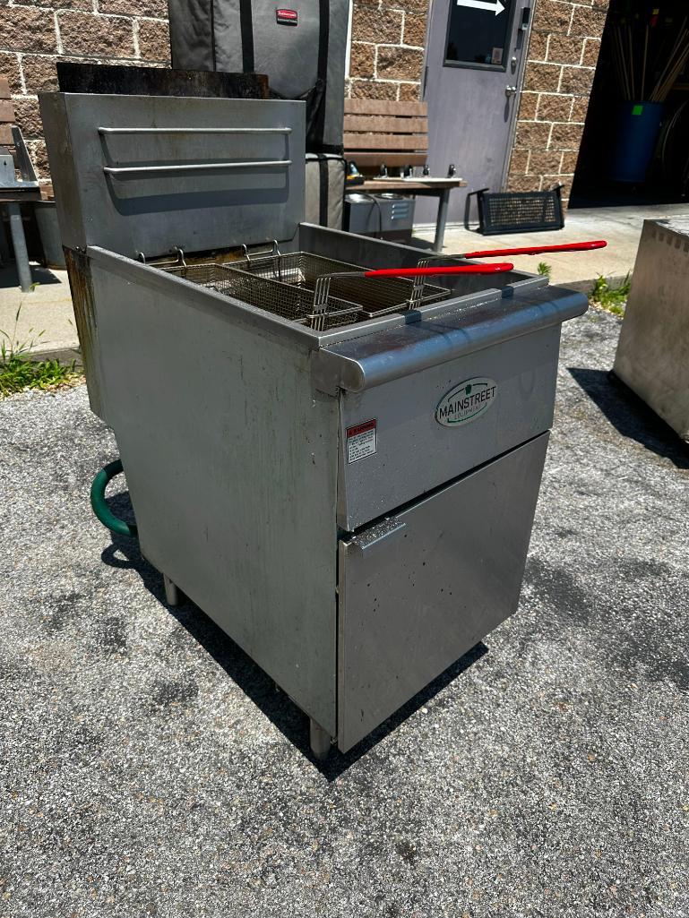 Mainstreet Equipment Floor Fryer, Natural Gas, Proxibid