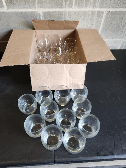 20 Glasses, 2 Styles