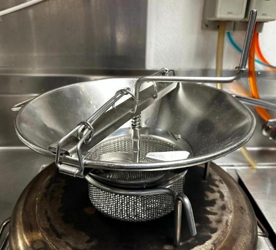 Commercial Stainless Steel Food Mill, Great for Milling Root Vegetables, Mashed Potatoes