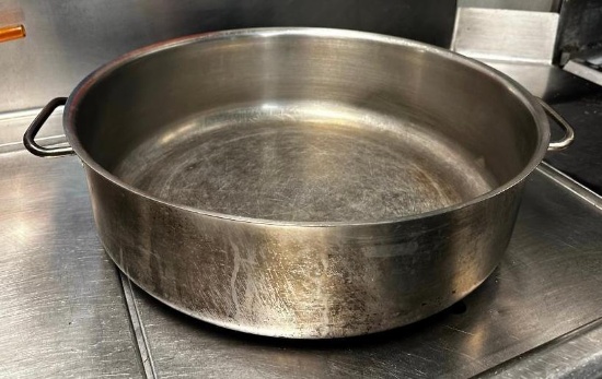 Vollrath 18-10 NSF No. 47762 Intrigue 24-Quaret Brazier Pan