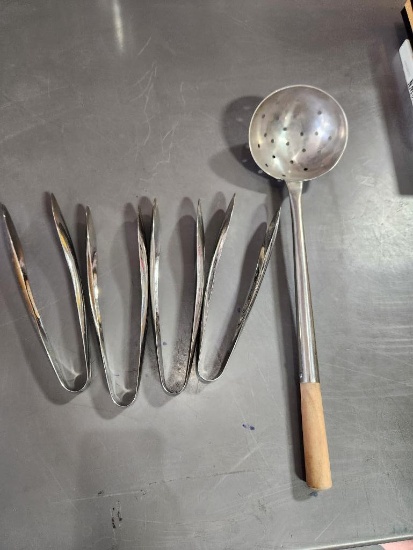 3 Sets of Tongs, 1 Ladle